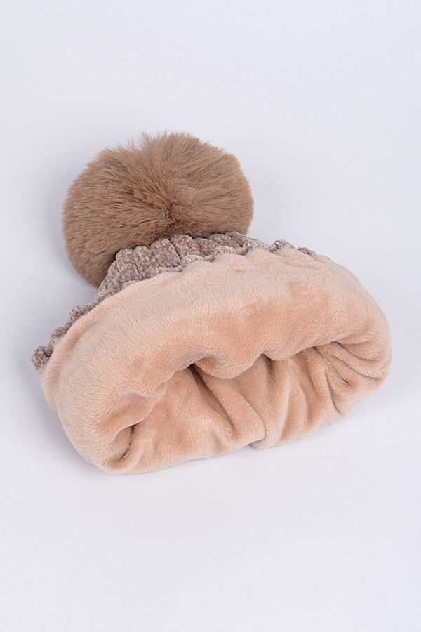 Set of 6 Stylish Burgundy 6551 Beanies