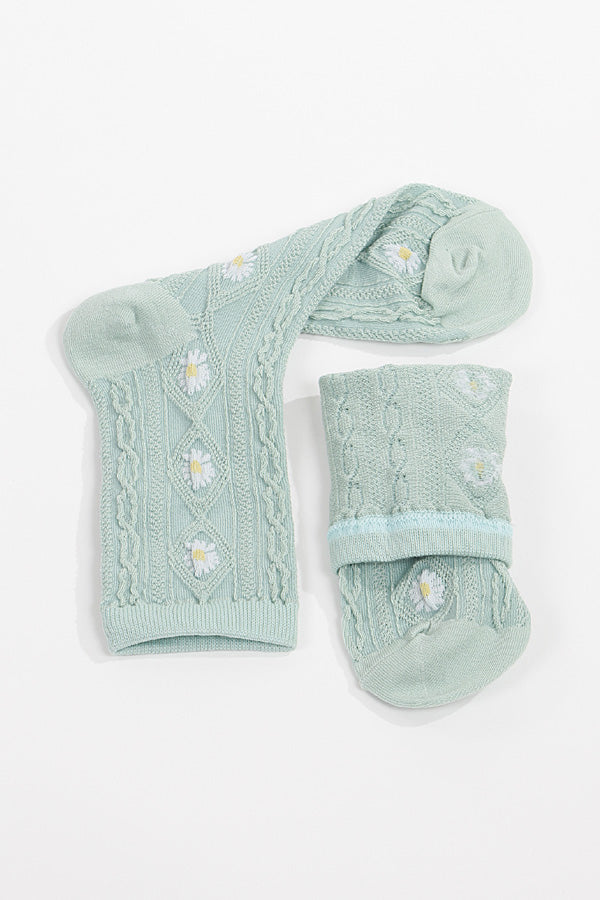Pack of 6, 92 White Flower Argyle Knit Socks